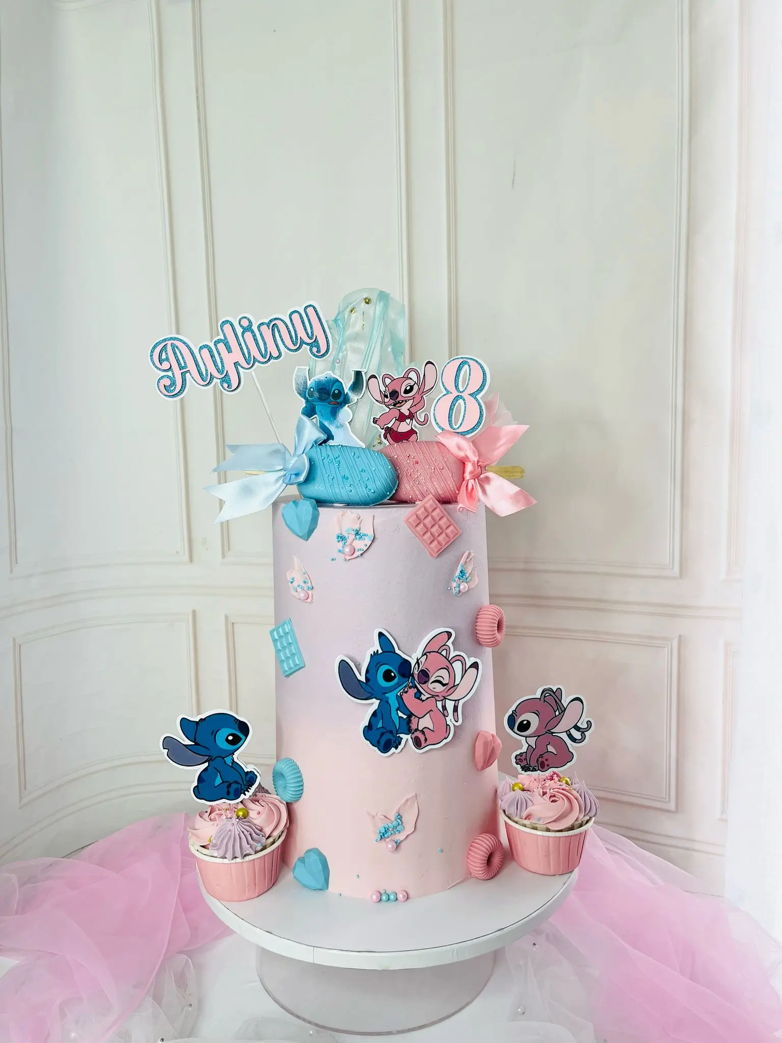 Gâteau d'anniversaire personnalisé — Carla Love Cakes
